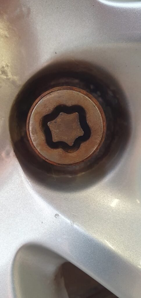 Mazda Mx5 wheel locking nut key replacement