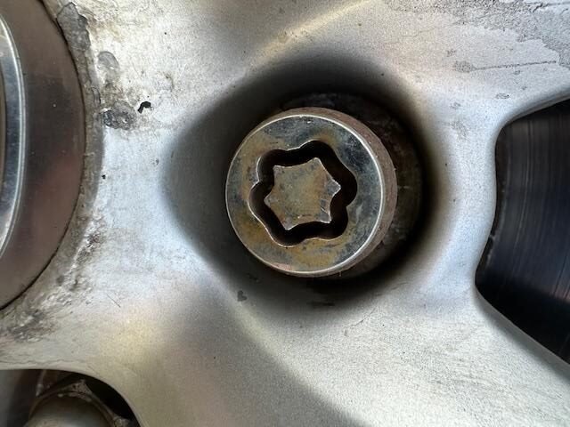 Mazda MX5 wheel locking nut key replacement