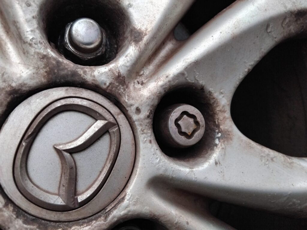 Mazda 3 takuya locking wheel nut key