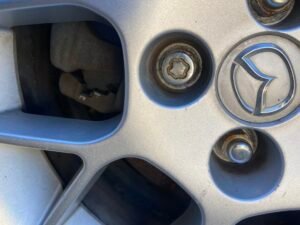 Mazda MX-5 wheel lock key code