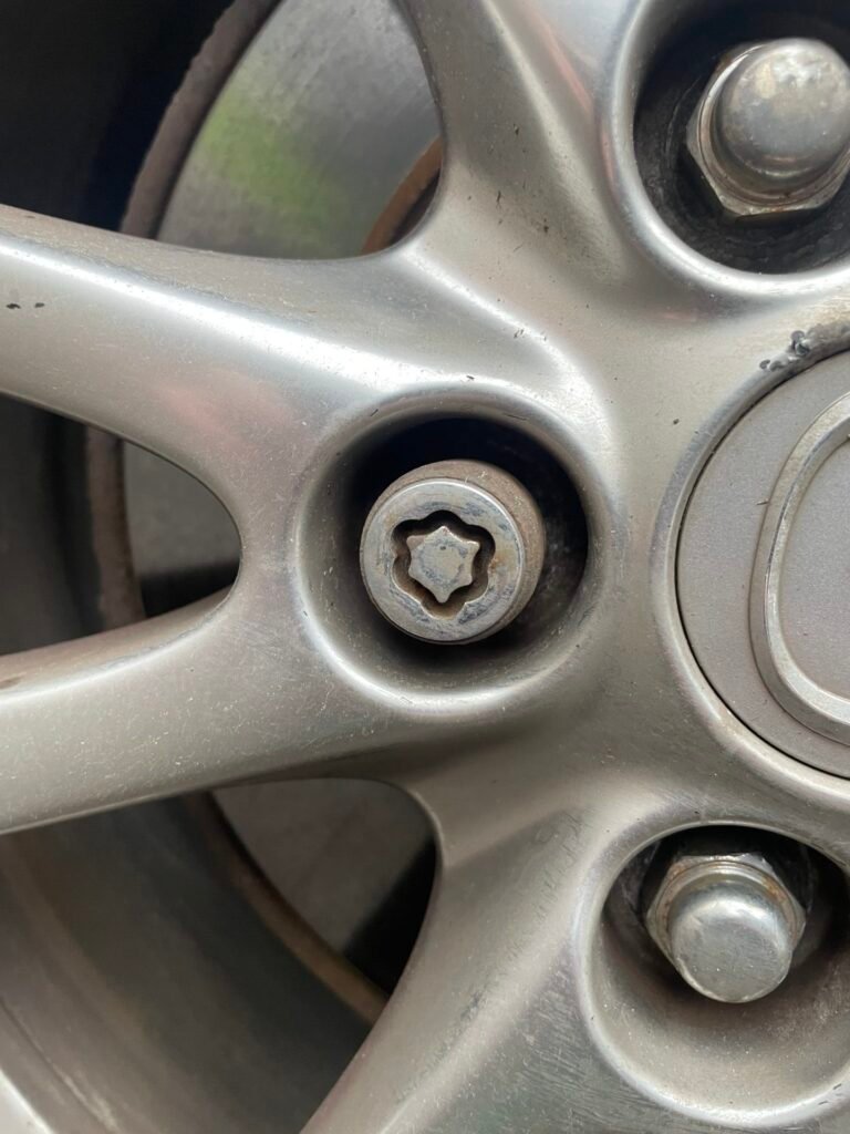 Mazda MX-5 wheel locking key