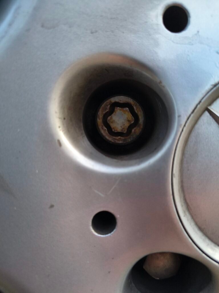 Mercedes-Benz CLK320 wheel locking nut key replacement