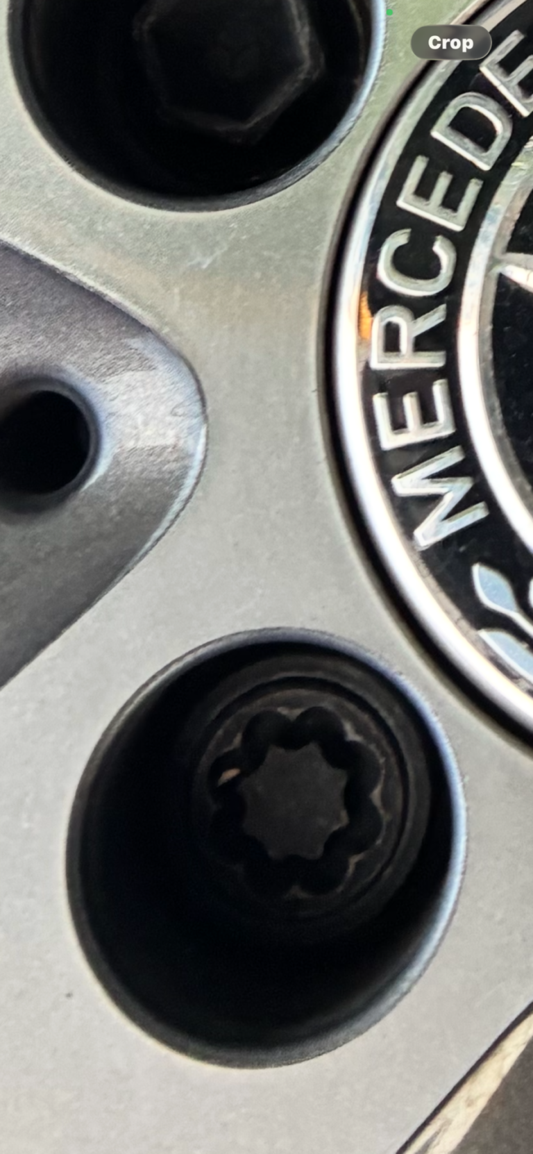 Mercedes-Benz GLC 300 wheel locking nut key replacement