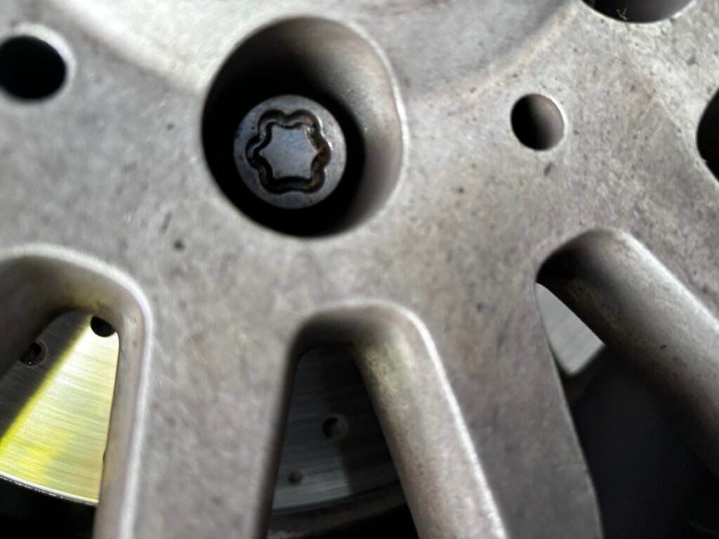 Mercedes A class wheel locking nut key replacement