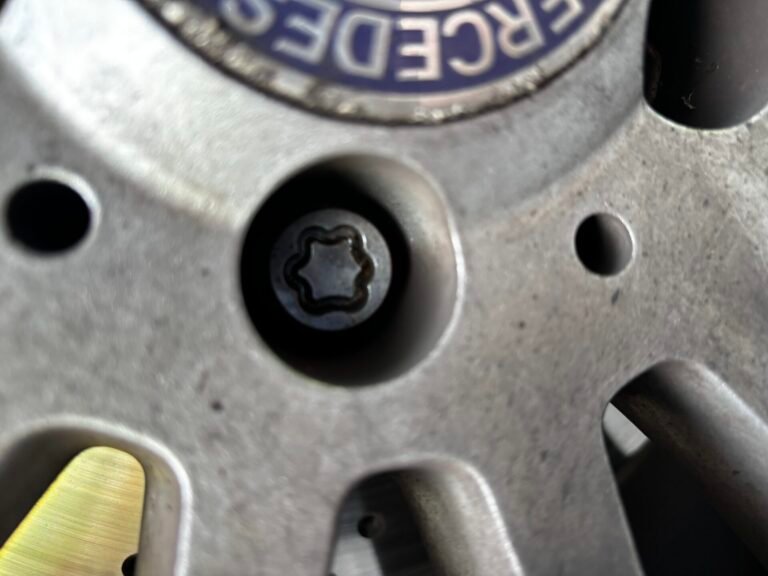 Mercedes A class wheel locking nut key replacement