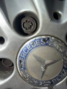 Mercedes c220 wheel locking nut key replacement
