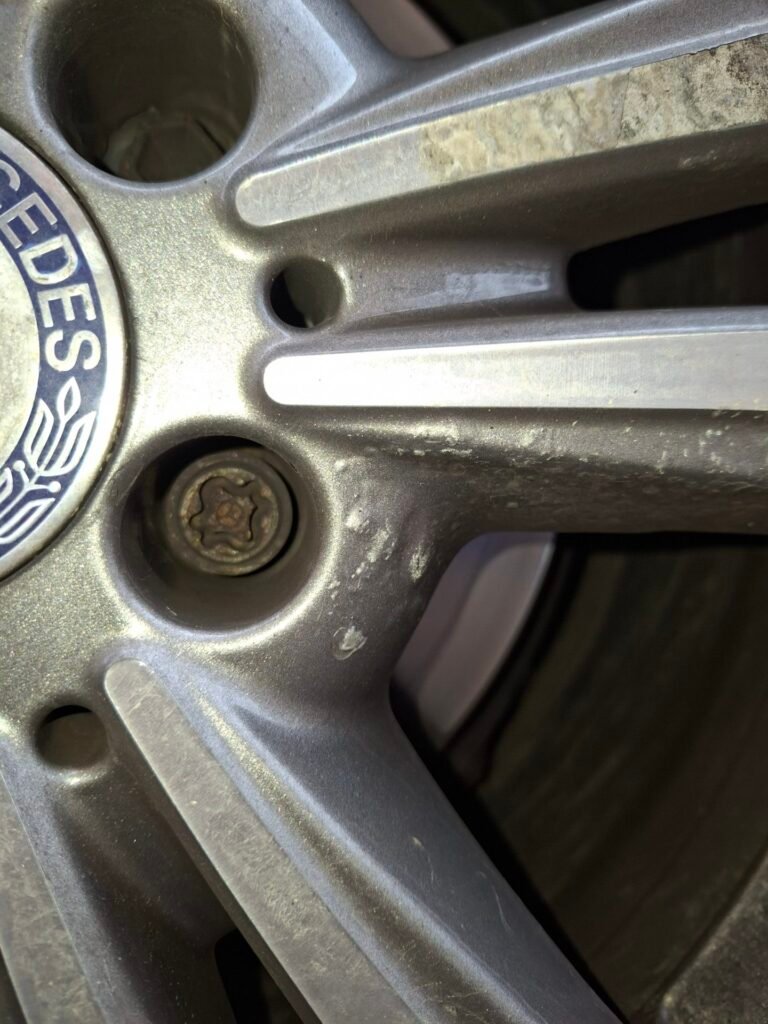Mercedes E220 wheel locking nut key replacement