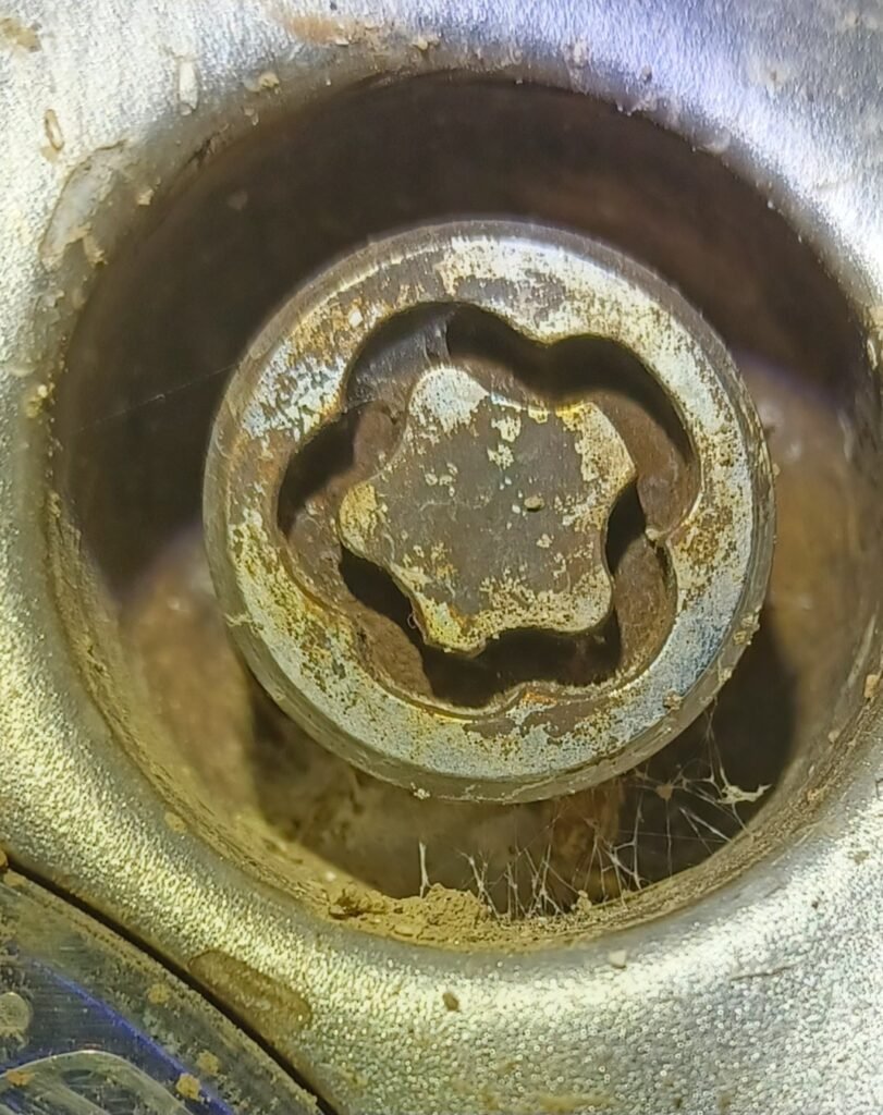 Mercedes SLK R170 wheel locking nut key replacement