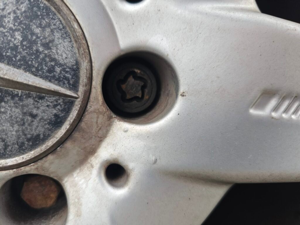 Mercedes Clk lug nut key