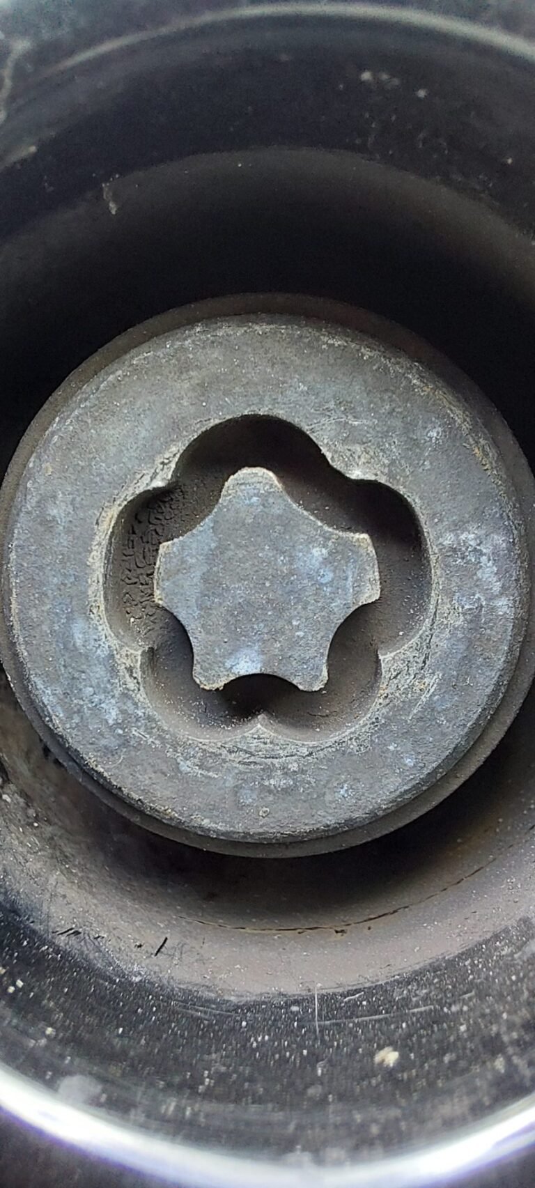 Mini 1.5 Clubman Classic 6dr wheel locking nut key replacement