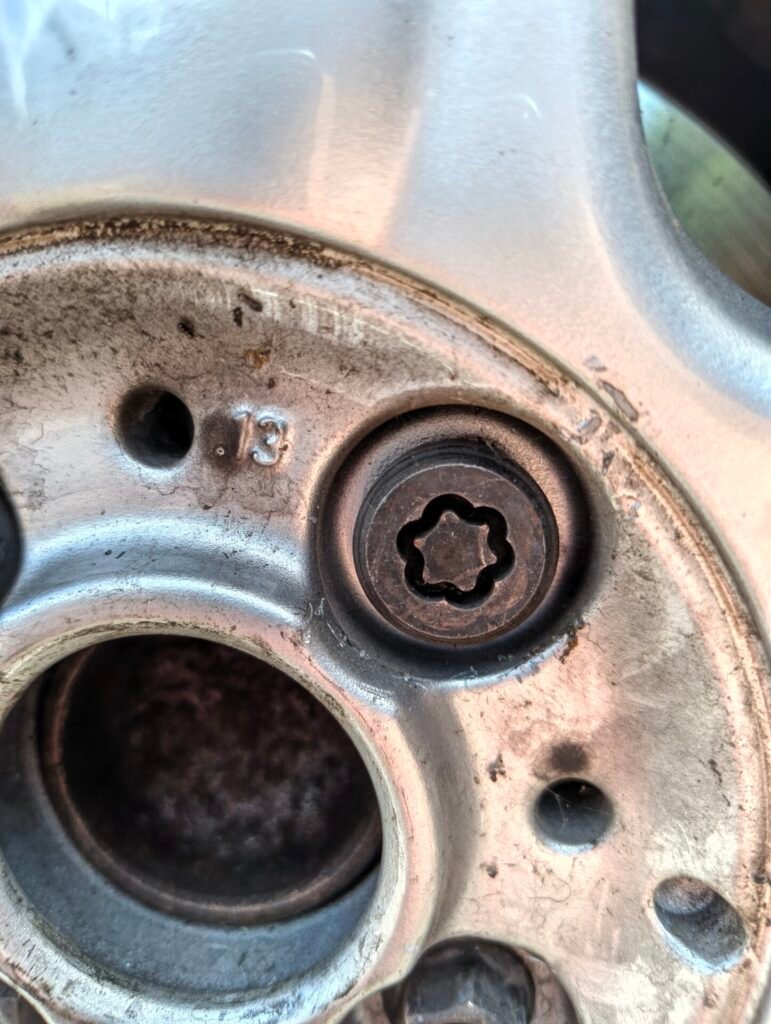 Mini Cooper wheel locking nut key replacement