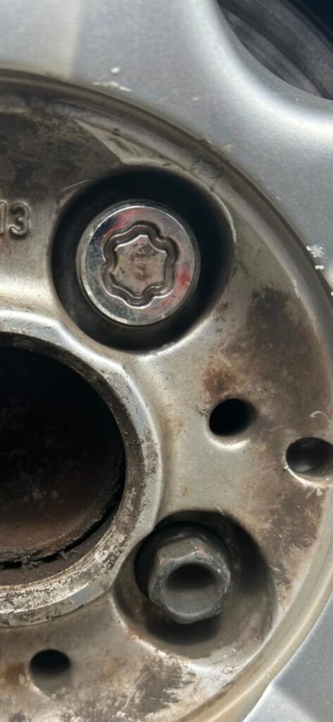 Mini Cooper wheel locking nut key replacement