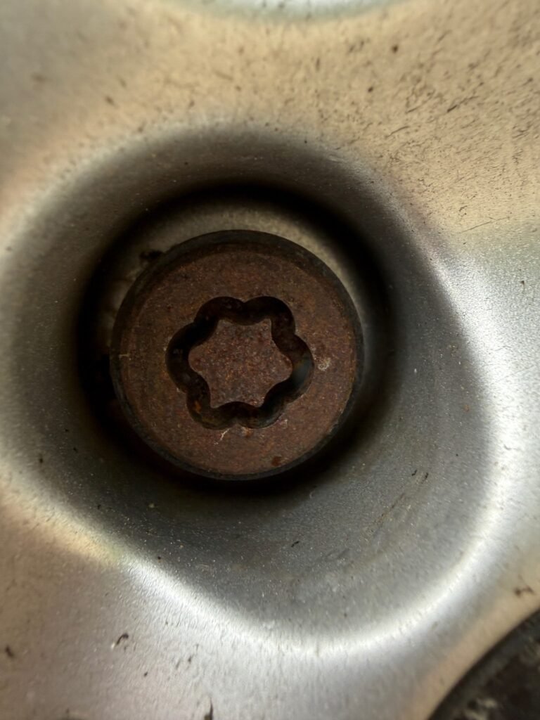 Mini Cooper S Convertible wheel locking nut key replacement