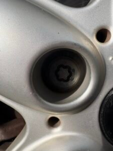 mini countryman wheel locking nut key replacement