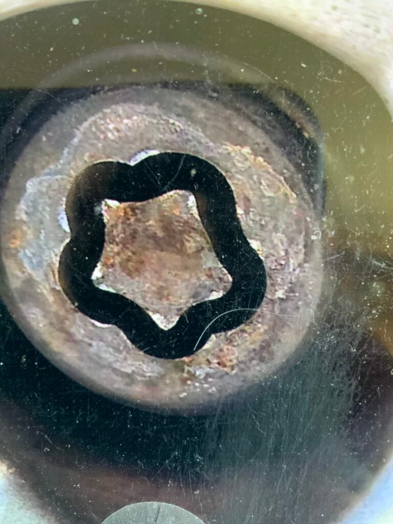 Mini Mini Clubman Cooper D R55 wheel locking nut key replacement