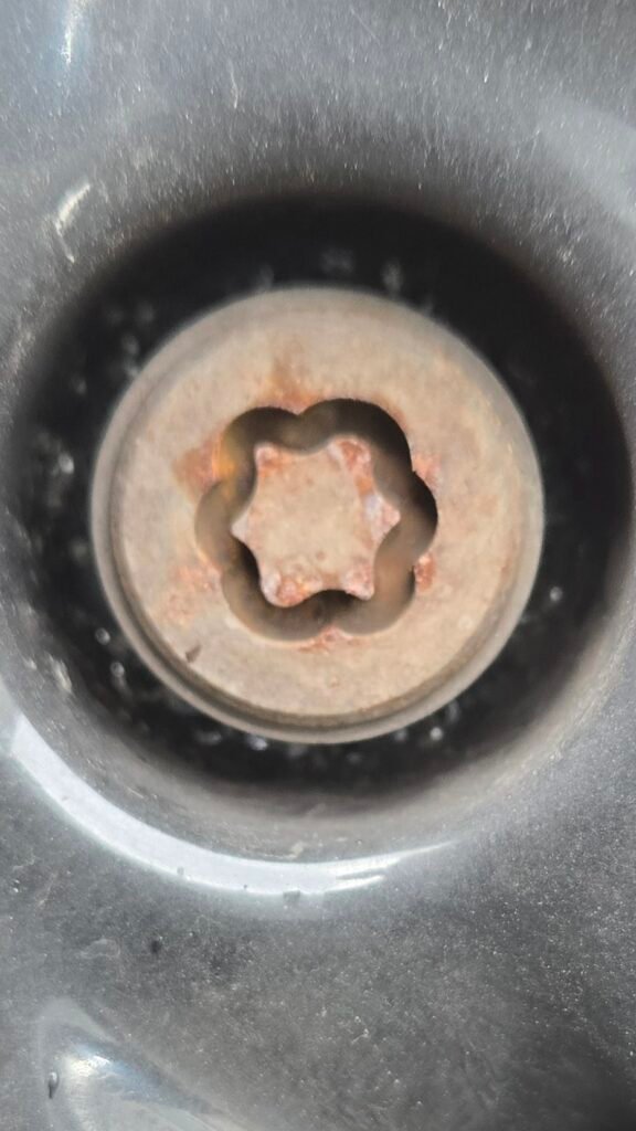 Mini Mini Cooper S wheel locking nut key replacement