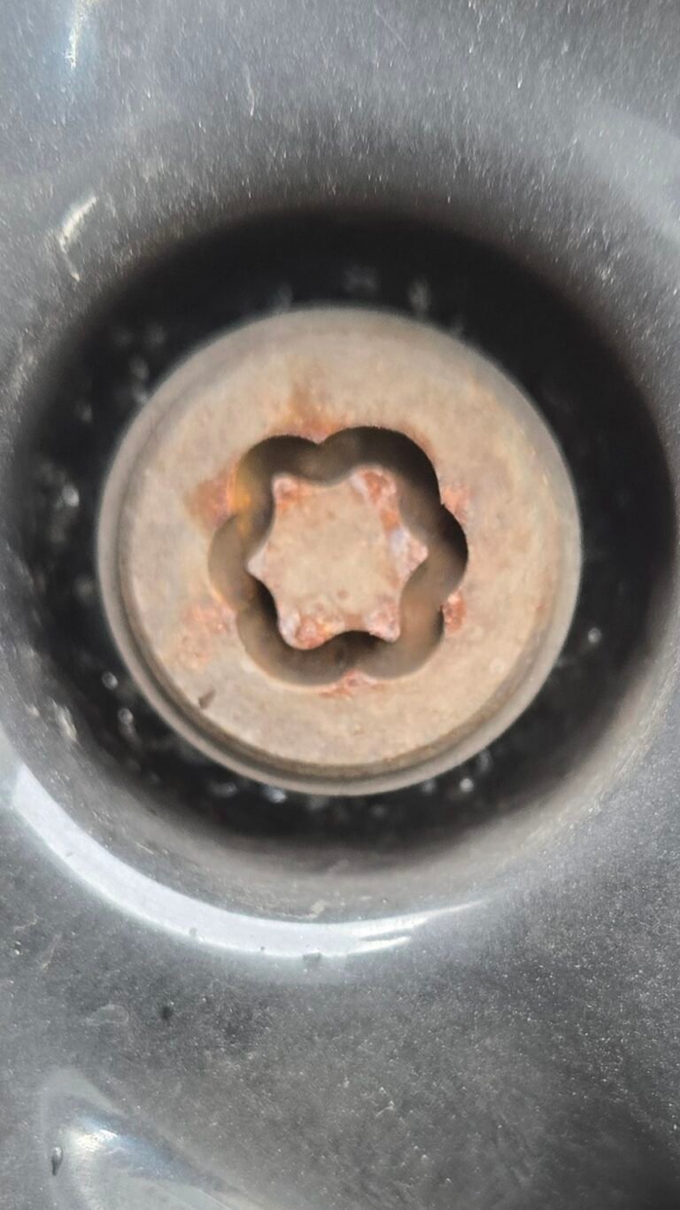 Mini Mini Cooper S wheel locking nut key replacement