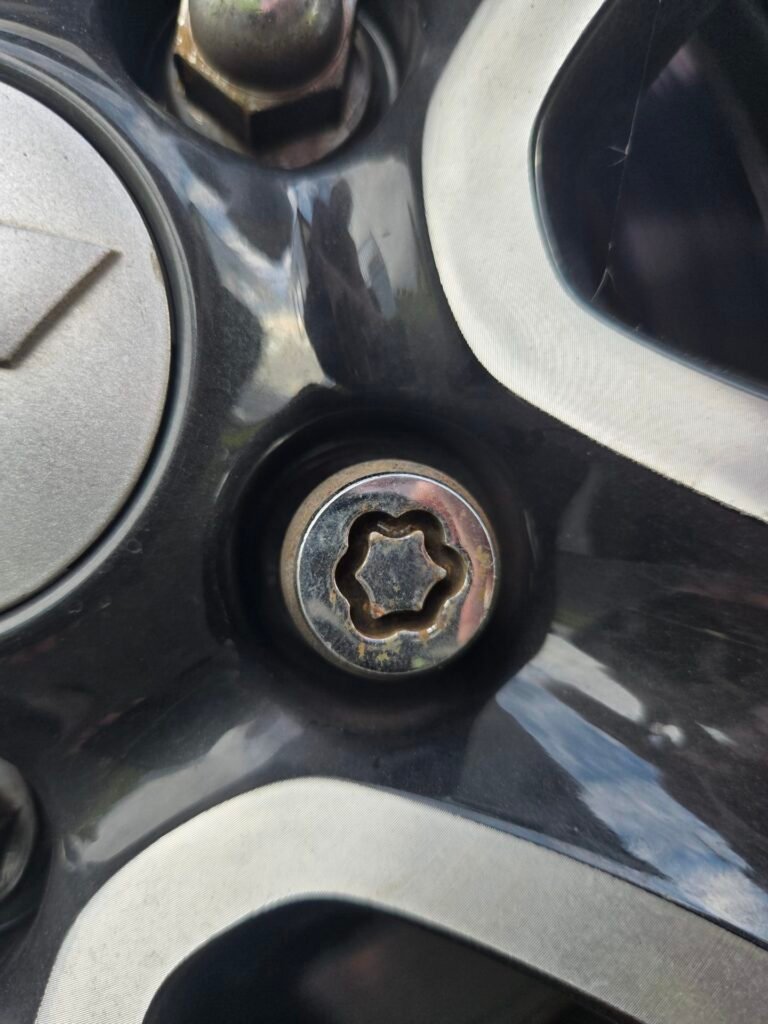 Mitsubishi outlander Outlander wheel locking nut key replacement