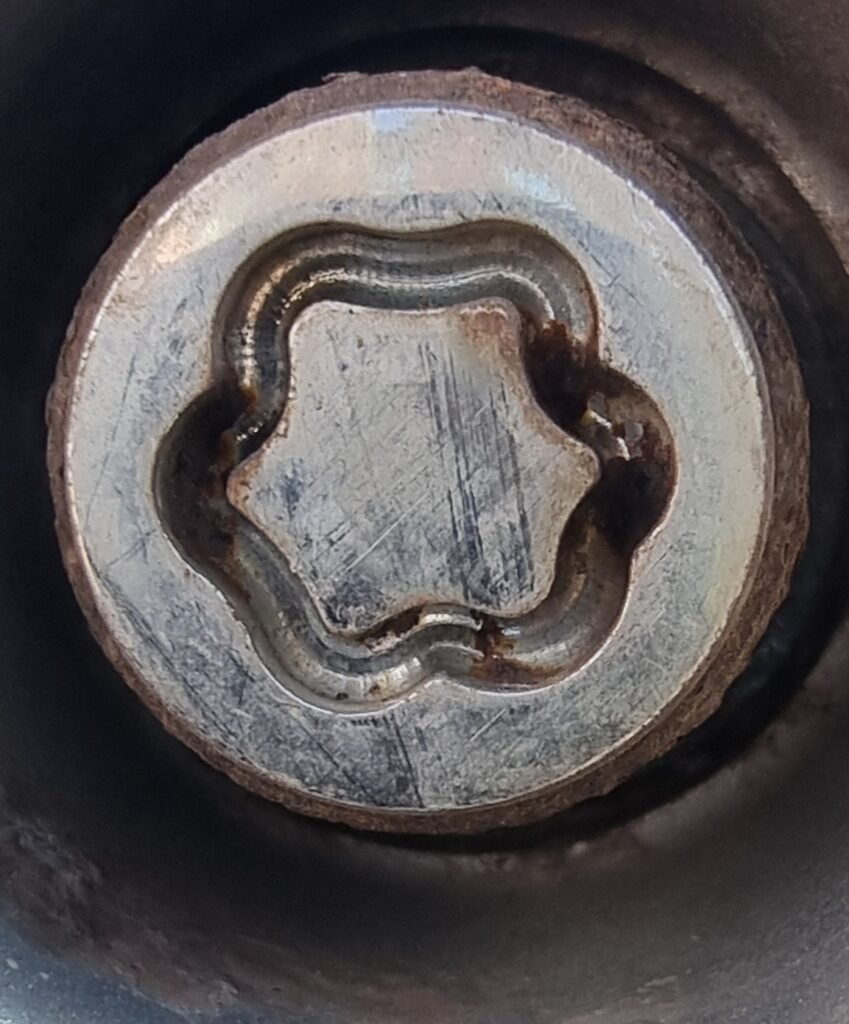 Mitsubishi ASX wheel locking nut key replacement