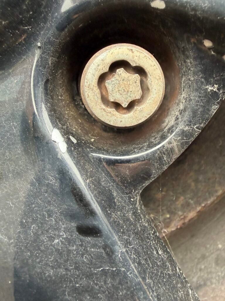 Mitsubishi L200 wheel locking nut key replacement
