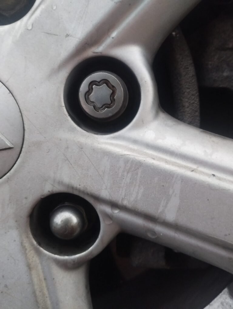 Mitsubishi L200 / Triton wheel locking nut key replacement