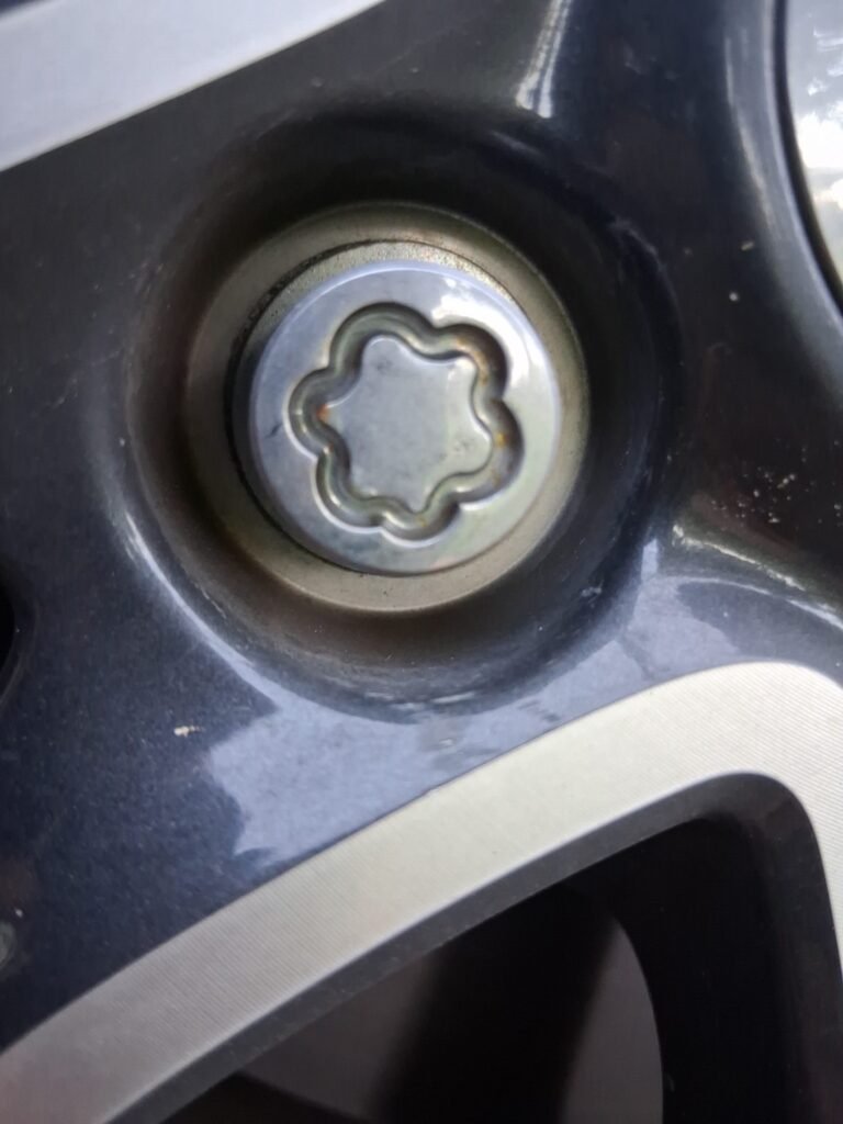 Mitsubishi Lancer wheel locking nut key replacement