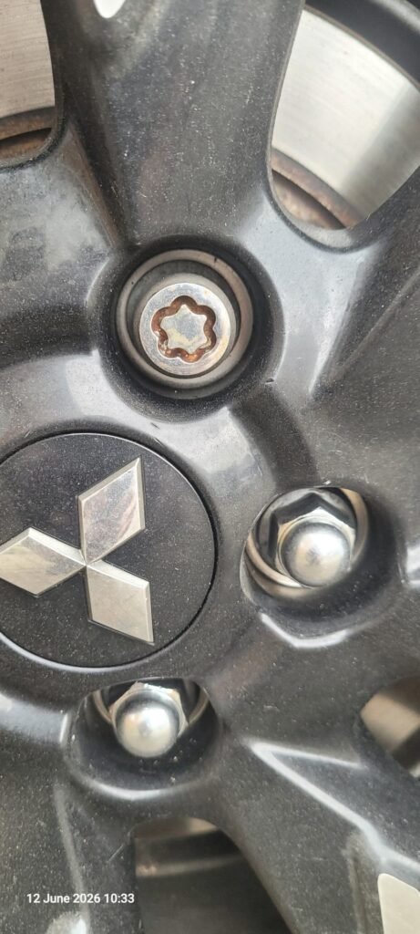 Mitsubishi Outlander wheel locking nut key replacement