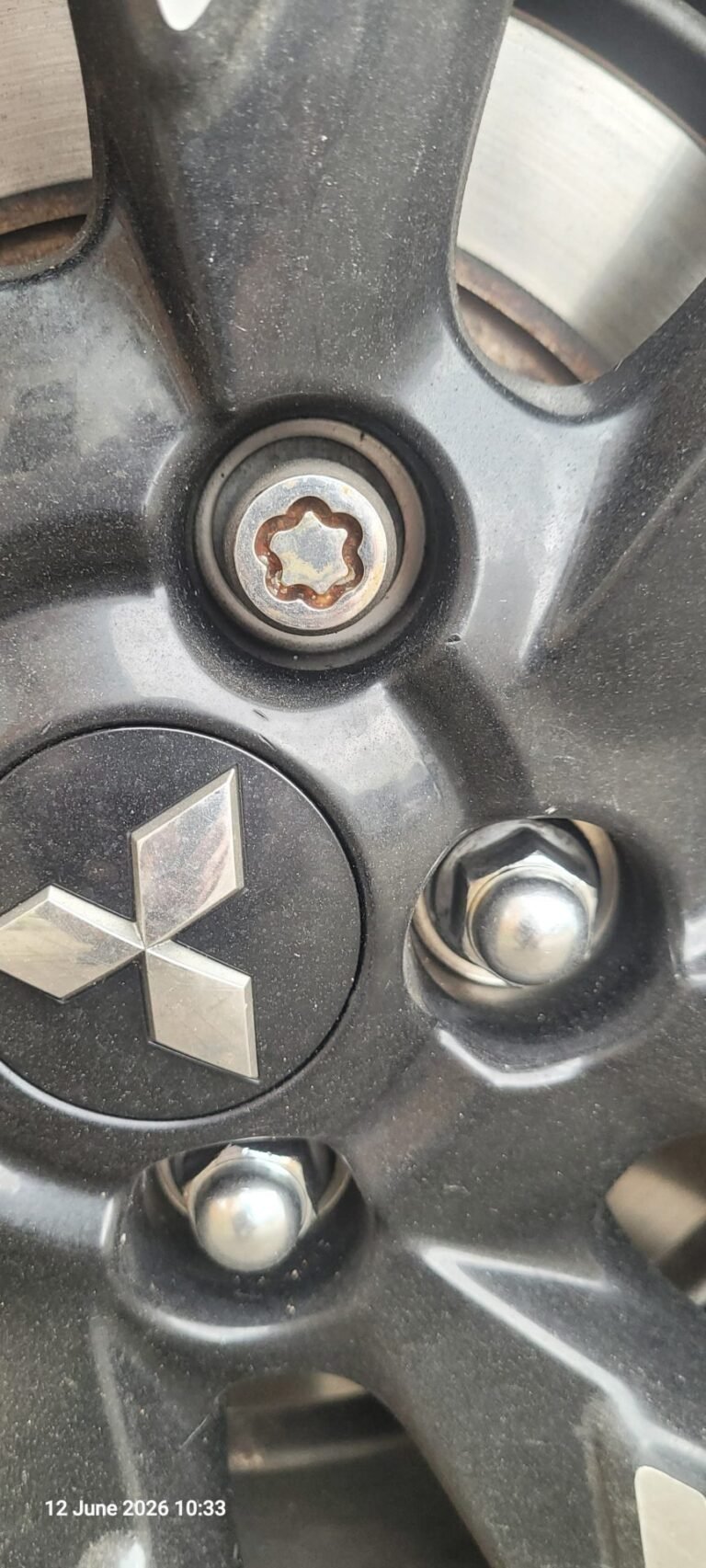 Mitsubishi Outlander wheel locking nut key replacement