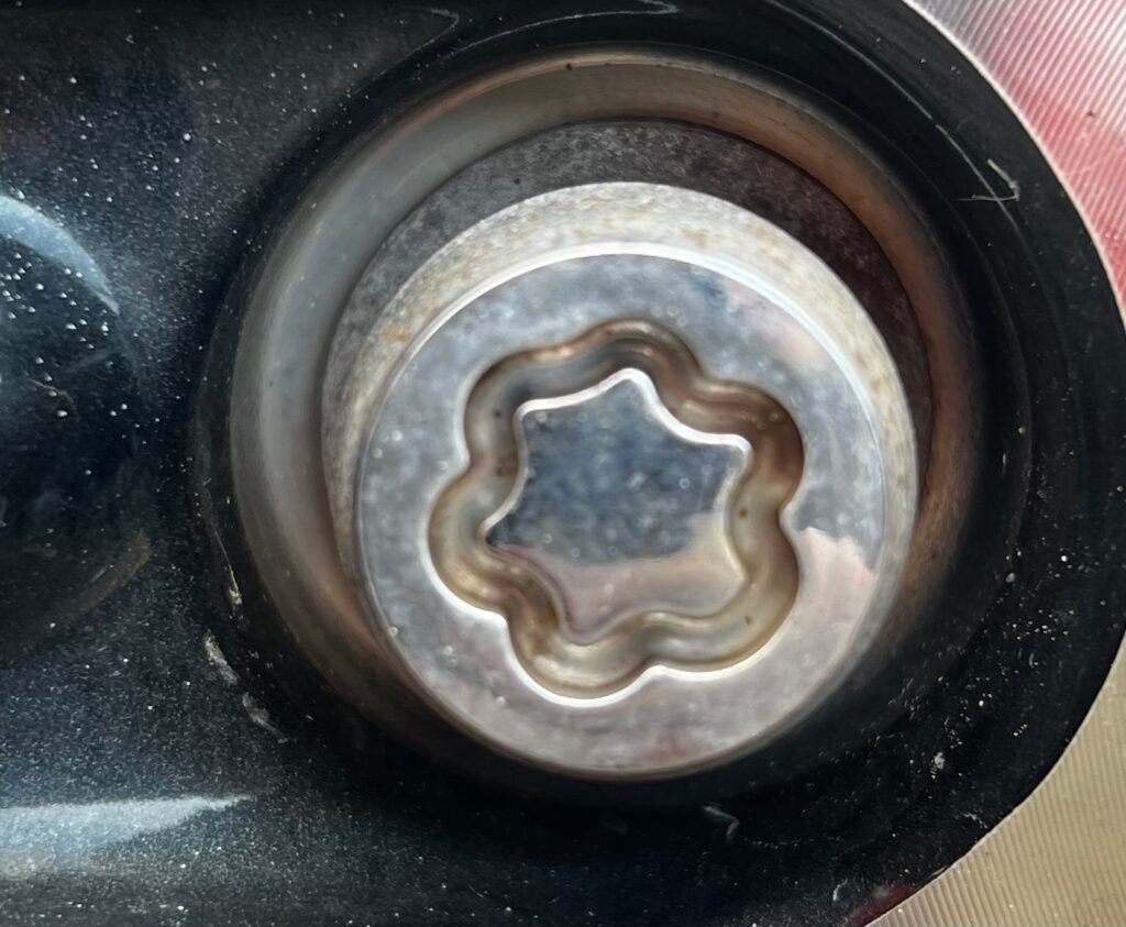 Mitsubishi Outlander wheel locking nut key replacement