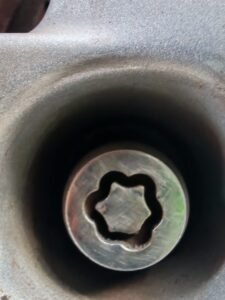 Mitsubishi Outlander wheel locking nut key replacement
