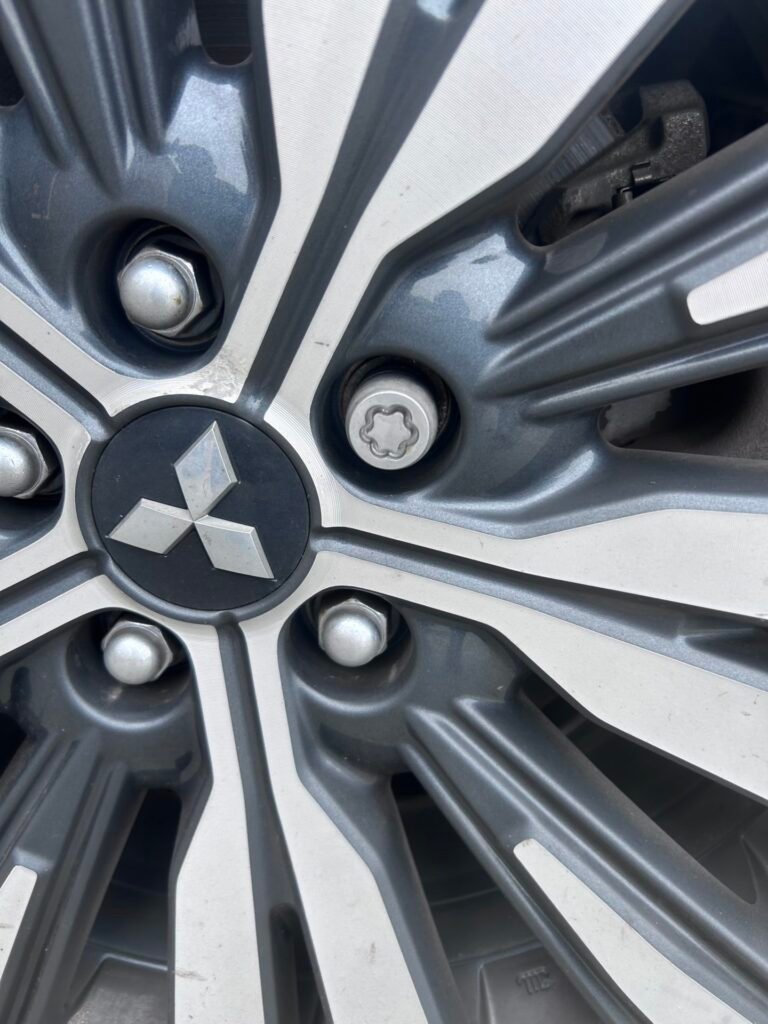 MITSUBISHI Outlander wheel locking nut key replacement