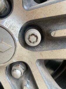Mitsubishi Outlander wheel locking nut