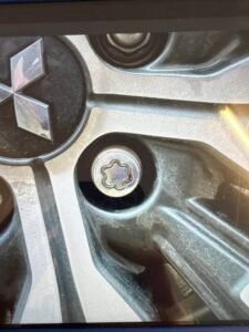 Mitsubishi Outlander locking wheel nut