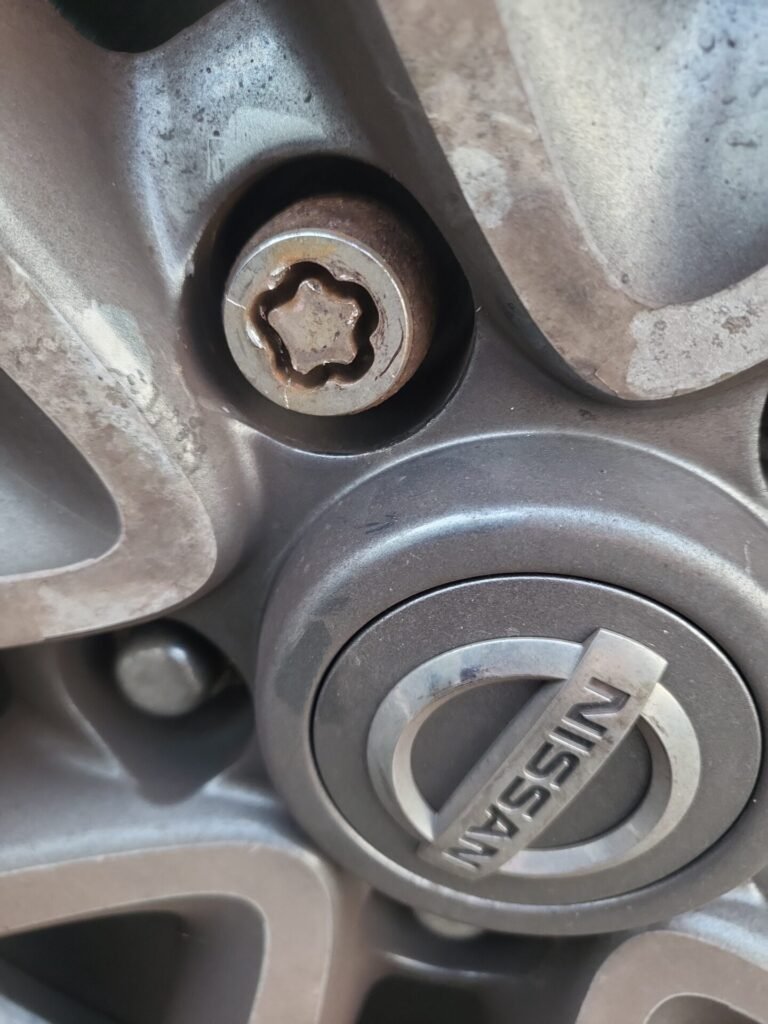 Nisan Juke wheel locking nut key replacement