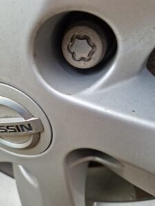 nisan Juke wheel locking nut key replacement