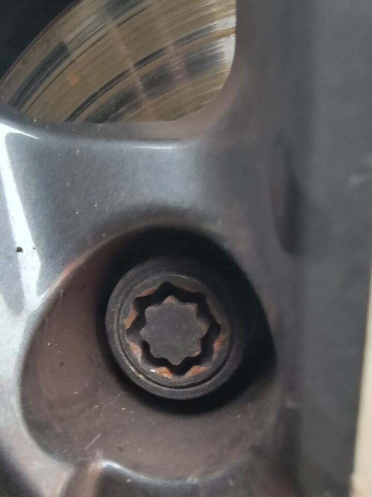 Nissan Qashqai 2024 wheel locking nut key replacement