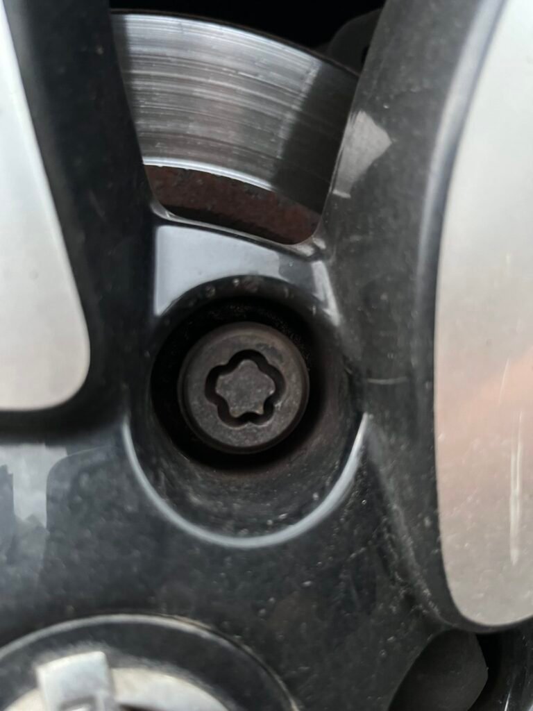 Nissan quashqai wheel locking nut key replacement