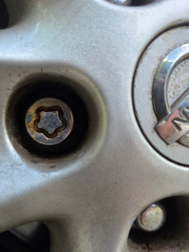 Nissan Altima S wheel locking nut key replacement