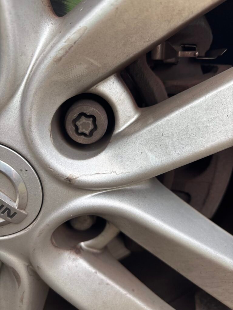 Nissan Juke wheel locking nut key replacement