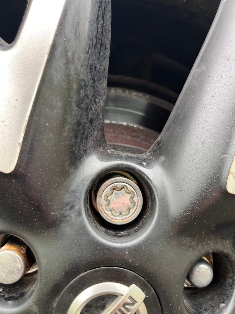 Nissan Juke wheel locking nut key replacement