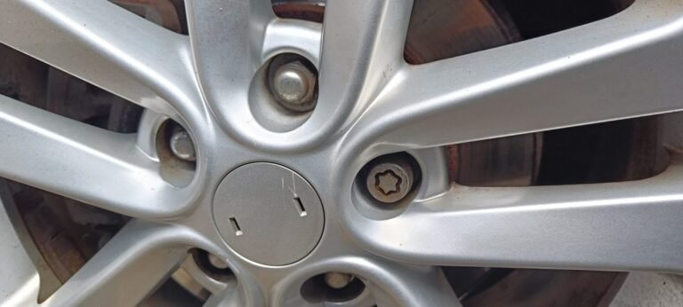 Nissan Juke wheel locking nut key replacement