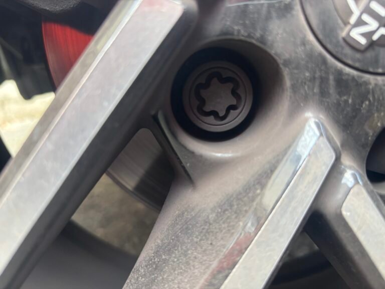 NISSAN JUKE wheel locking nut key replacement