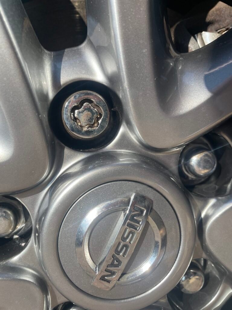 Nissan Juke n-tec wheel locking nut key replacement