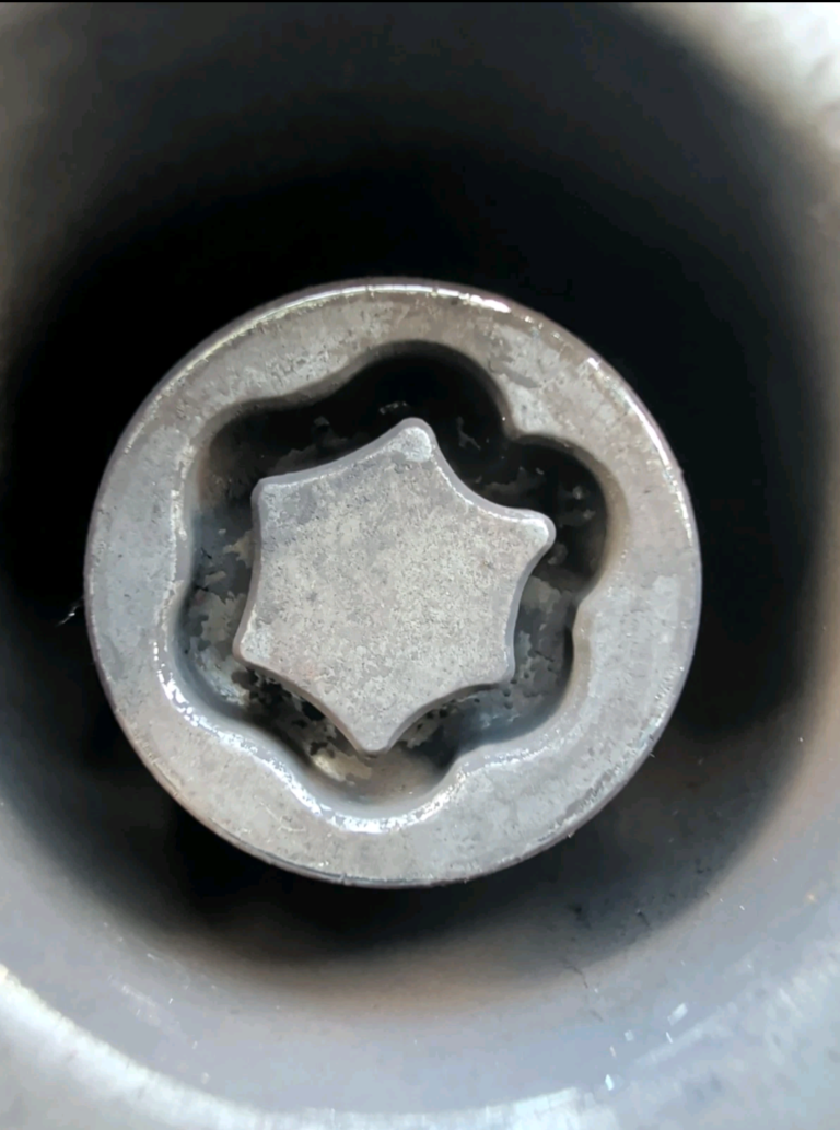 Nissan Micra K12 wheel locking nut key replacement