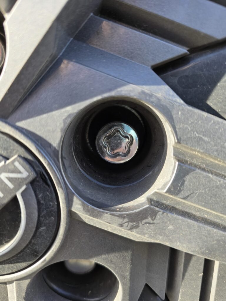 Nissan Murano wheel locking nut key replacement