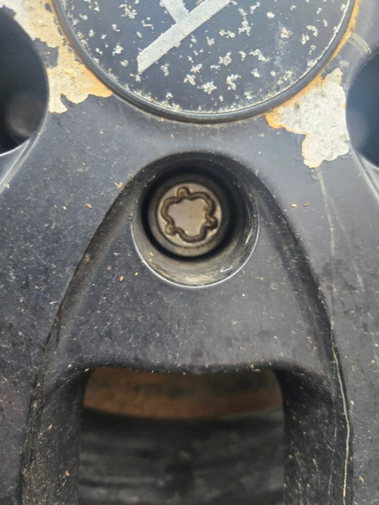 Nissan Navara AT32 offroader wheel locking nut key replacement