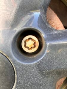 Nissan Note 2012 wheel locking nut key replacement