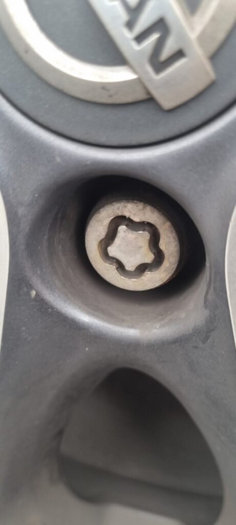 nissan note wheel locking nut key replacement
