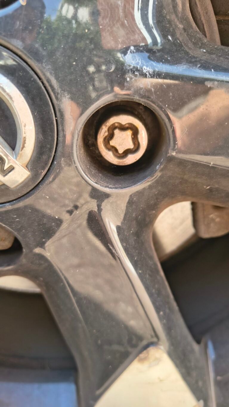 Nissan Note wheel locking nut key replacement