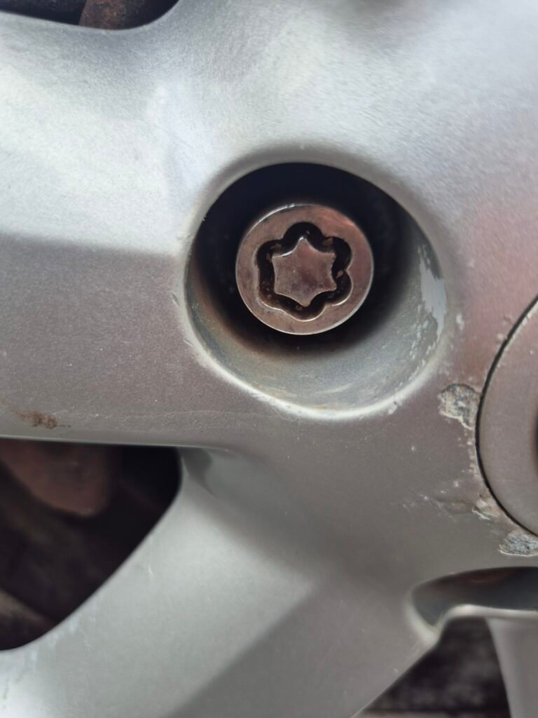 Nissan Note wheel locking nut key replacement
